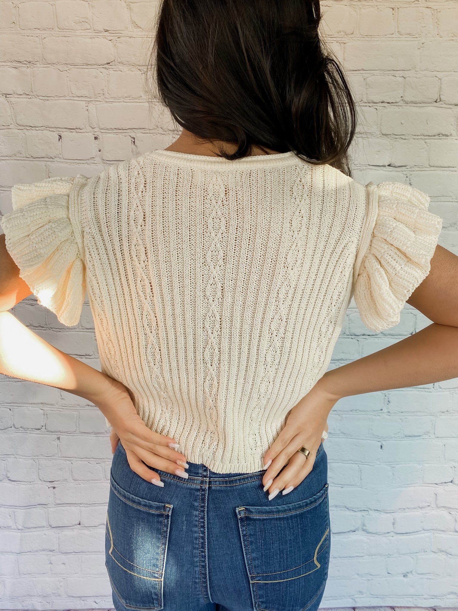 ESSENTIAL SWEATER TOP
